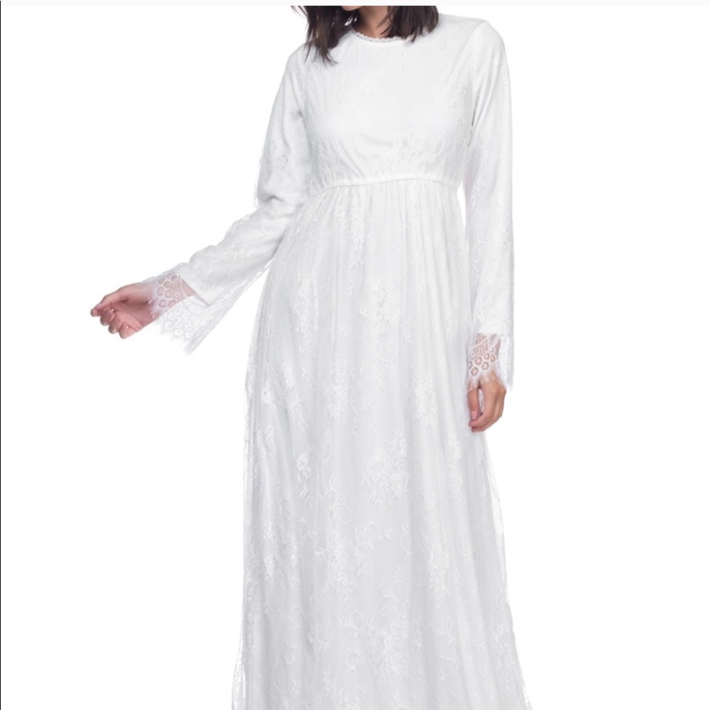 New without tags White lace long sleeve maxi dress